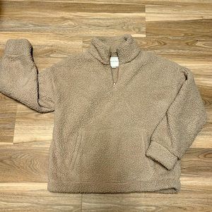 AE quarter zip fleece with kangaroo pocket